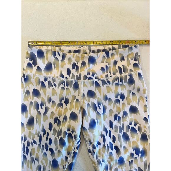 077 ALO Yoga Capri Revolve Airbrush Cheetah Womens Size S Leggings - Picture 6 of 6
